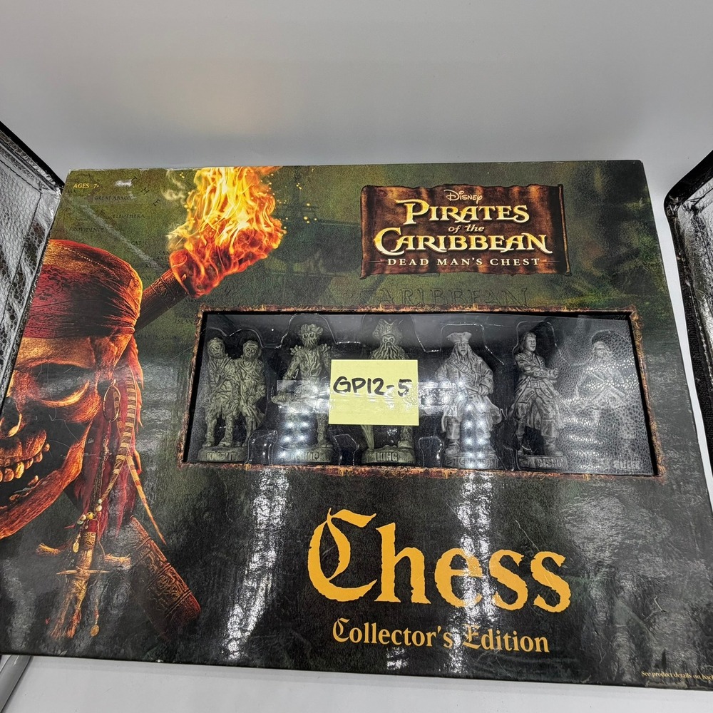 Disney Pirates of the Caribbean Dead Mans Chest Chess Collectors Edition 2006 - Picture 15 of 15